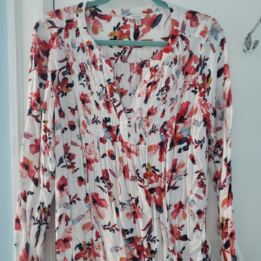 Floral long sleeve blouse